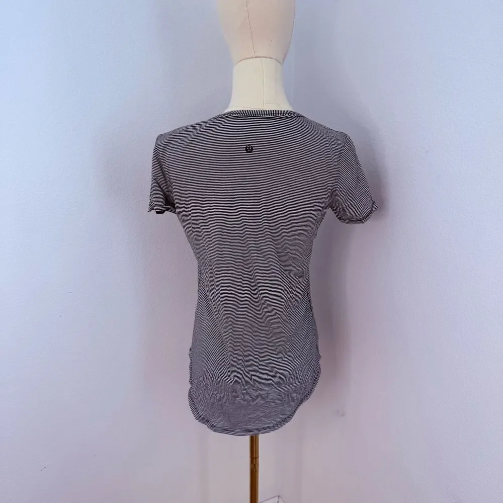 lululemon athletica Black and White Microstripe Scoop Tee - Size 6
